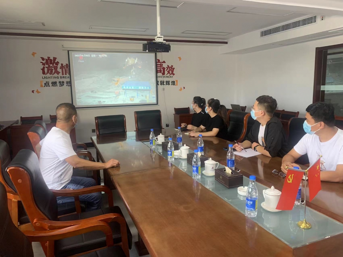 组织员工观看建筑施工安全监管人员培训班直播